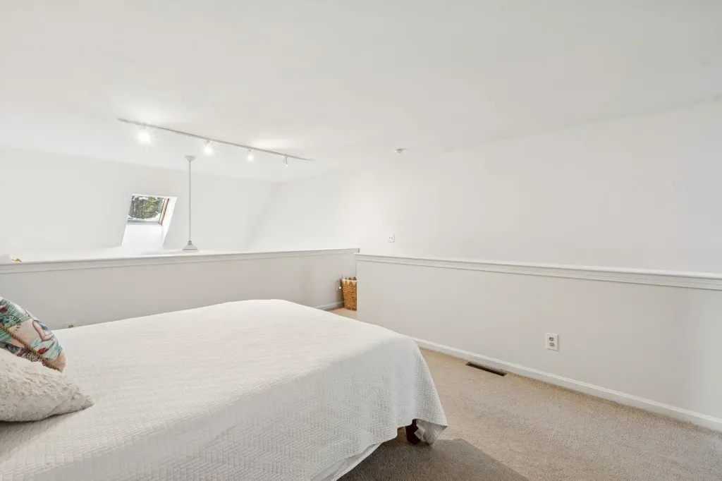 44 Glengarry Drive Stratham NH 03885