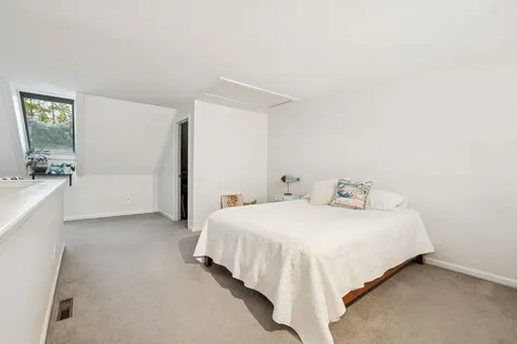 44 Glengarry Drive Stratham NH 03885