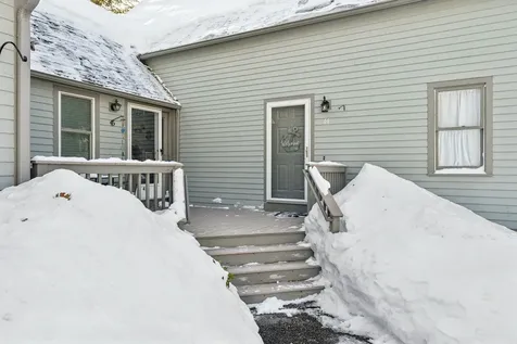 44 Glengarry Drive Stratham NH 03885