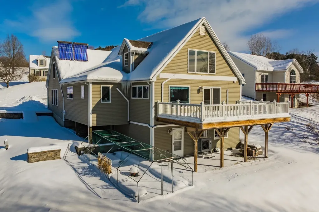 38 Ozzy Lane Hartford VT 05001