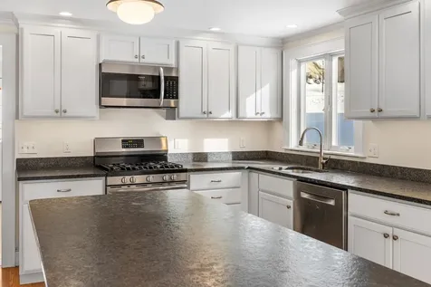 38 Ozzy Lane Hartford VT 05001