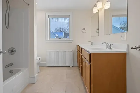 38 Ozzy Lane Hartford VT 05001