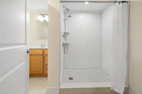 38 Ozzy Lane Hartford VT 05001