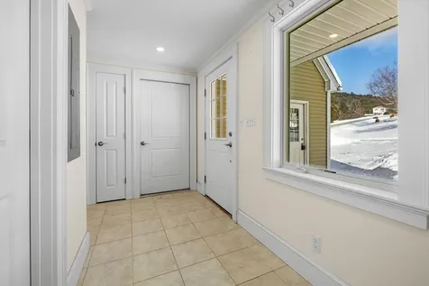 38 Ozzy Lane Hartford VT 05001