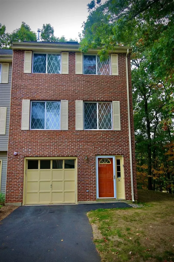 14 Burberry Court Merrimack NH 03054