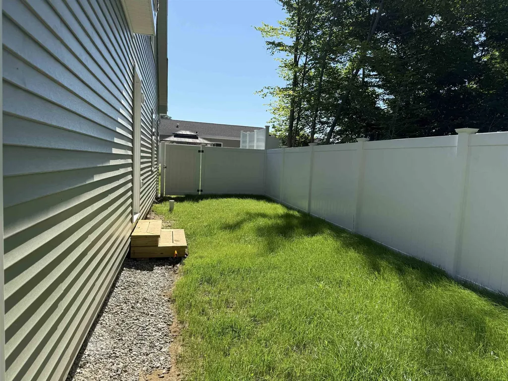 27A Woodland Way Plymouth NH 03264