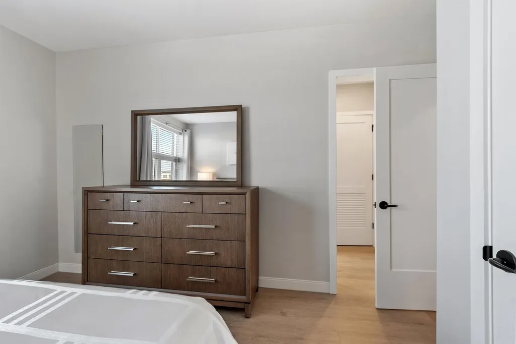 18 Artisan Drive Salem NH 03079-5034