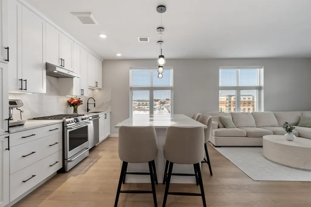 18 Artisan Drive Salem NH 03079-5034