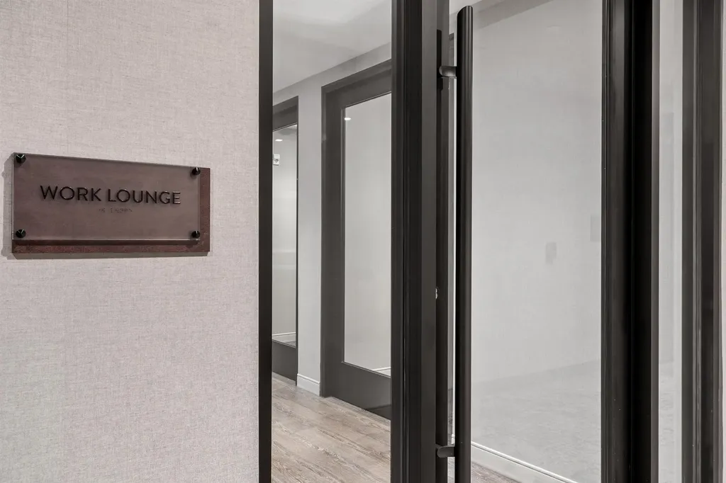 18 Artisan Drive Salem NH 03079-5034