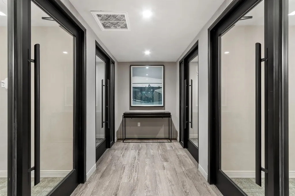 18 Artisan Drive Salem NH 03079-5034