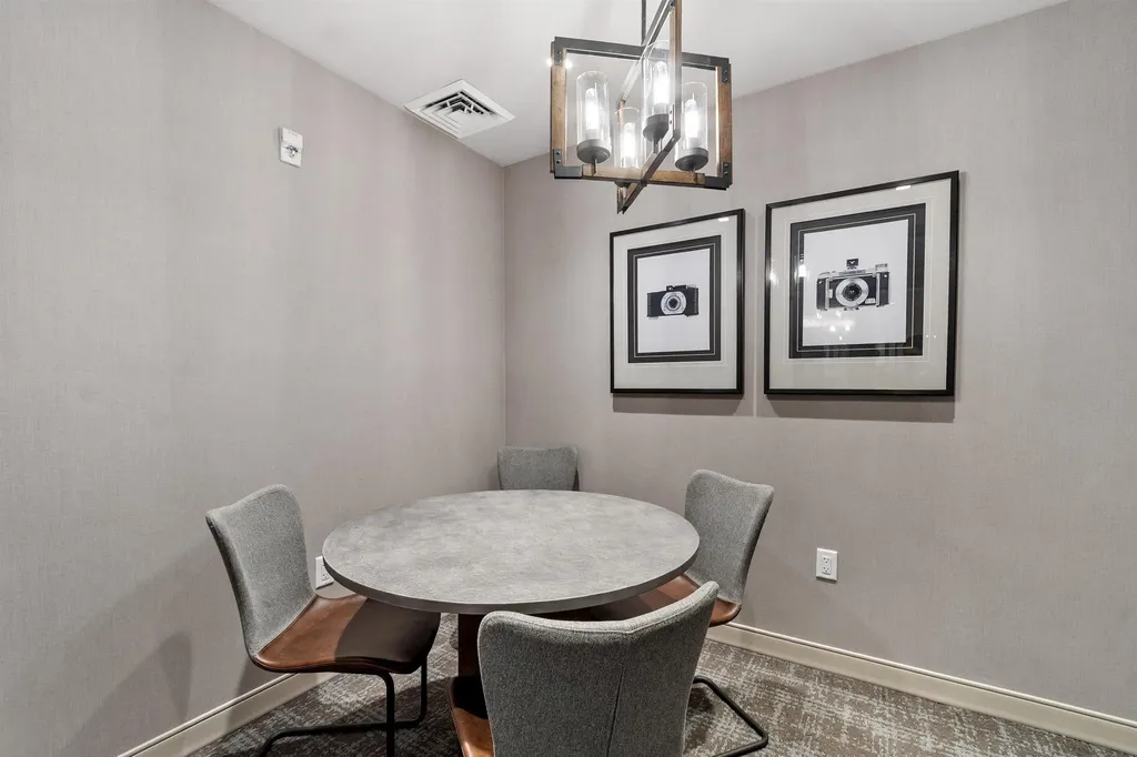 18 Artisan Drive Salem NH 03079-5034