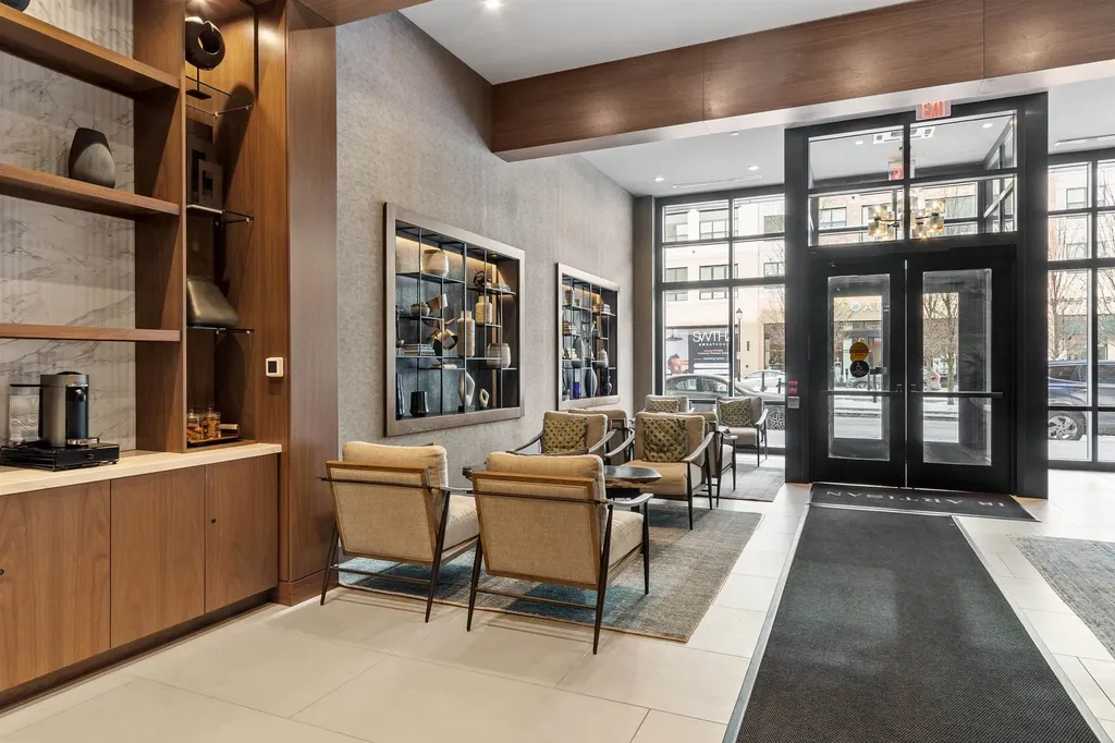 18 Artisan Drive Salem NH 03079-5034