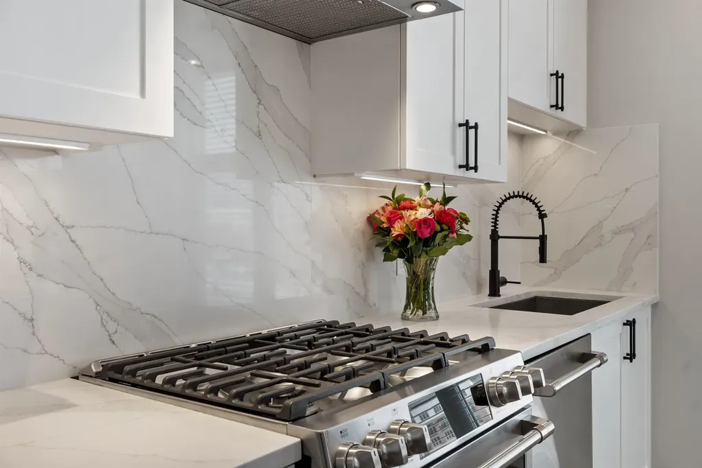 18 Artisan Drive Salem NH 03079-5034