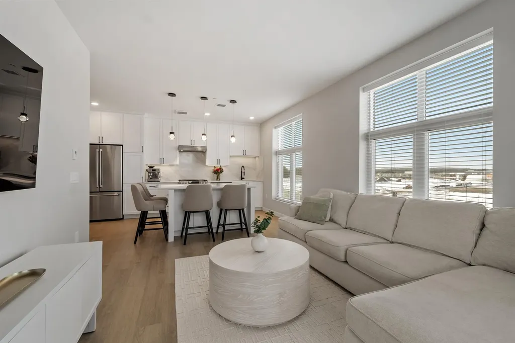 18 Artisan Drive Salem NH 03079-5034