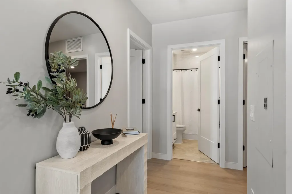 18 Artisan Drive Salem NH 03079-5034