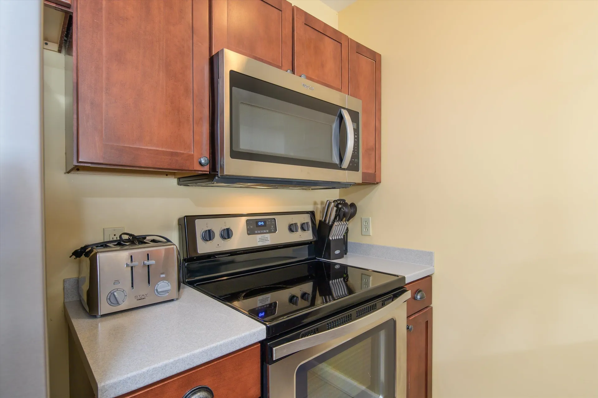 371/373 Qtr. I I I Jackson Gore Inn Ludlow VT 05149