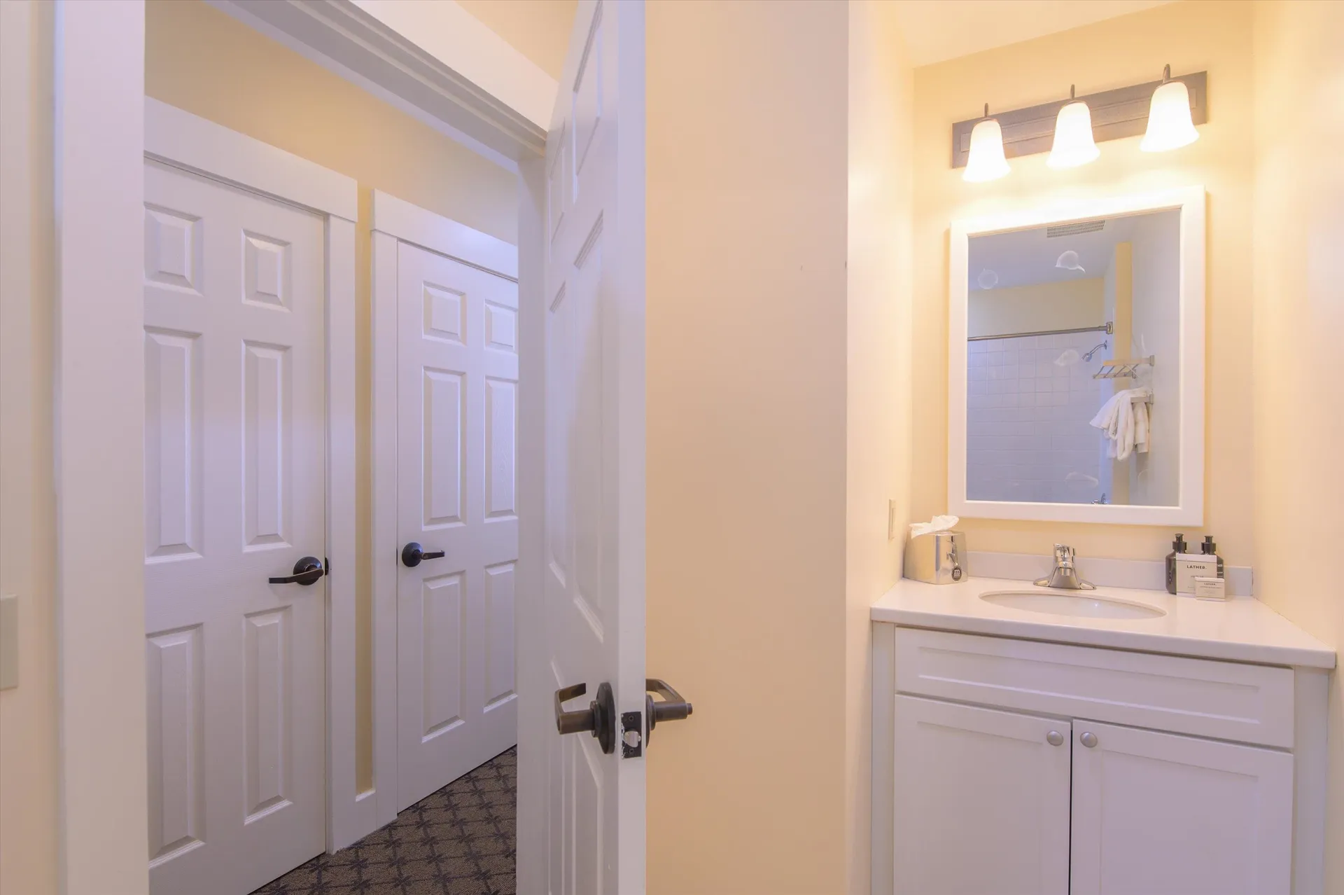 371/373 Qtr. I I I Jackson Gore Inn Ludlow VT 05149