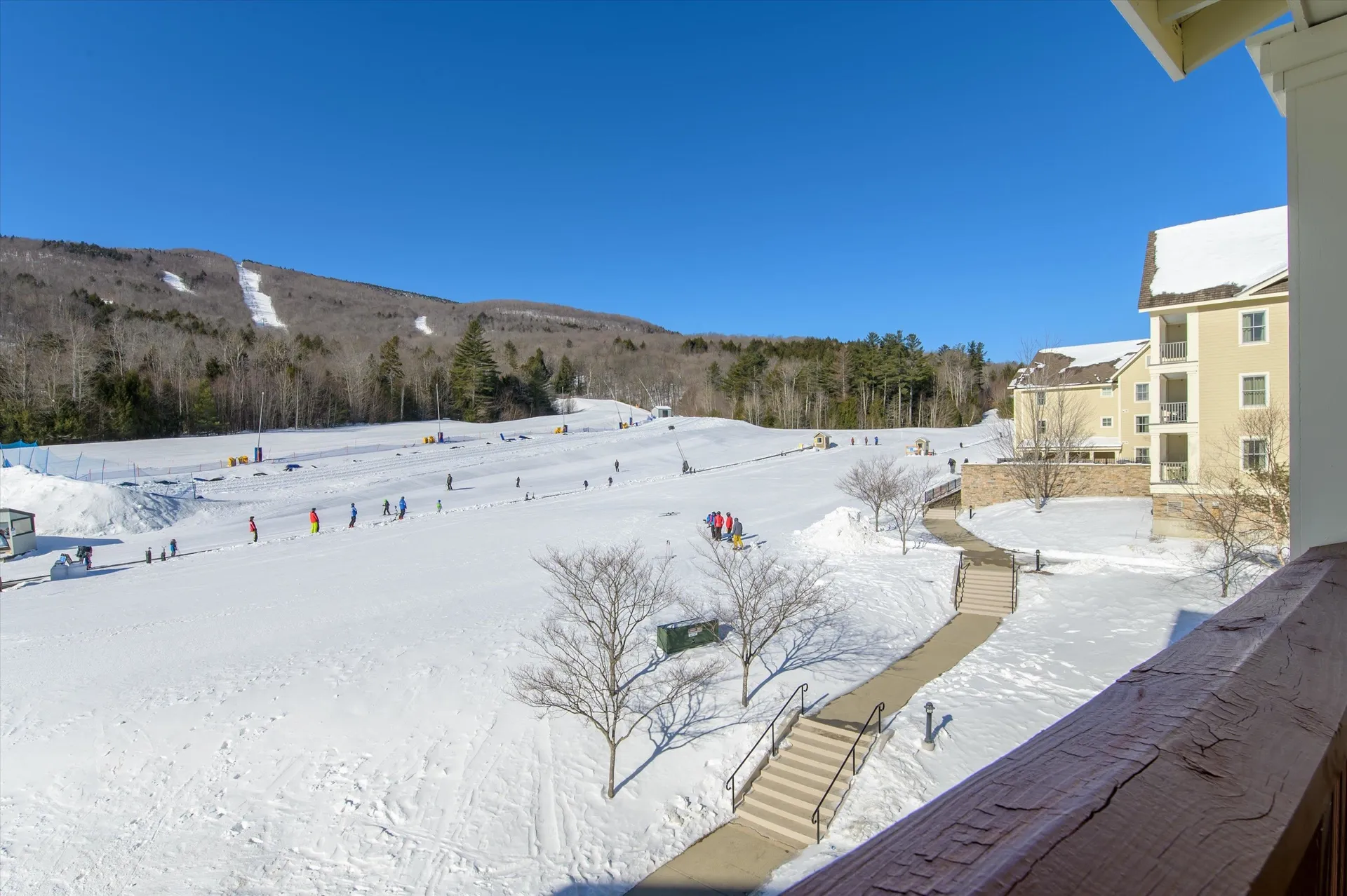 371/373 Qtr. I I I Jackson Gore Inn Ludlow VT 05149