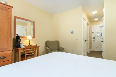 371/373 Qtr. I I I Jackson Gore Inn Ludlow VT 05149