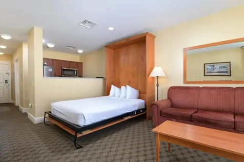 371/373 Qtr. I I I Jackson Gore Inn Ludlow VT 05149