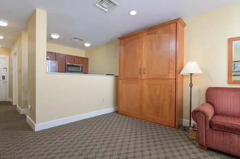 371/373 Qtr. I I I Jackson Gore Inn Ludlow VT 05149