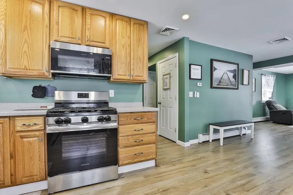 668 West Hollis Street Nashua NH 03062