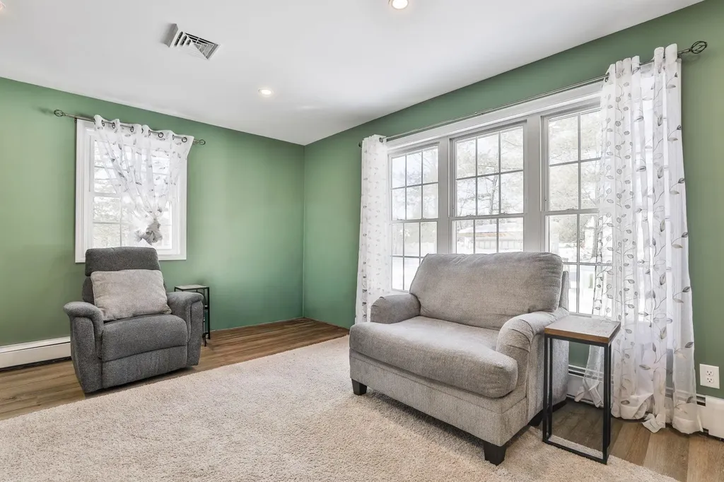 668 West Hollis Street Nashua NH 03062