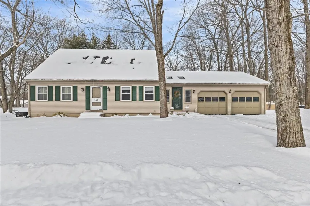 199 Oak Circle Colchester VT 05446
