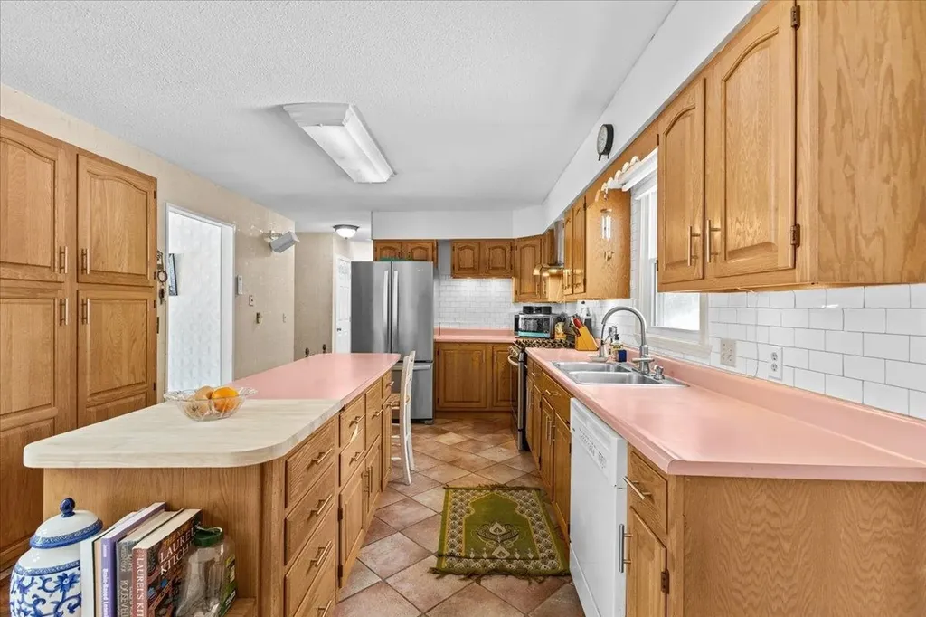 199 Oak Circle Colchester VT 05446