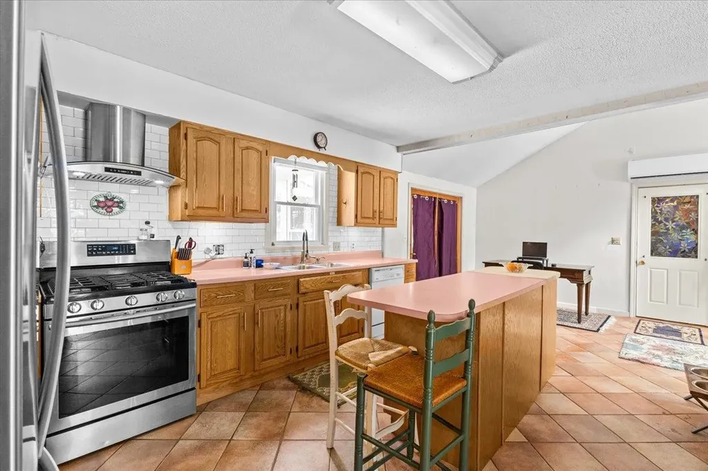 199 Oak Circle Colchester VT 05446