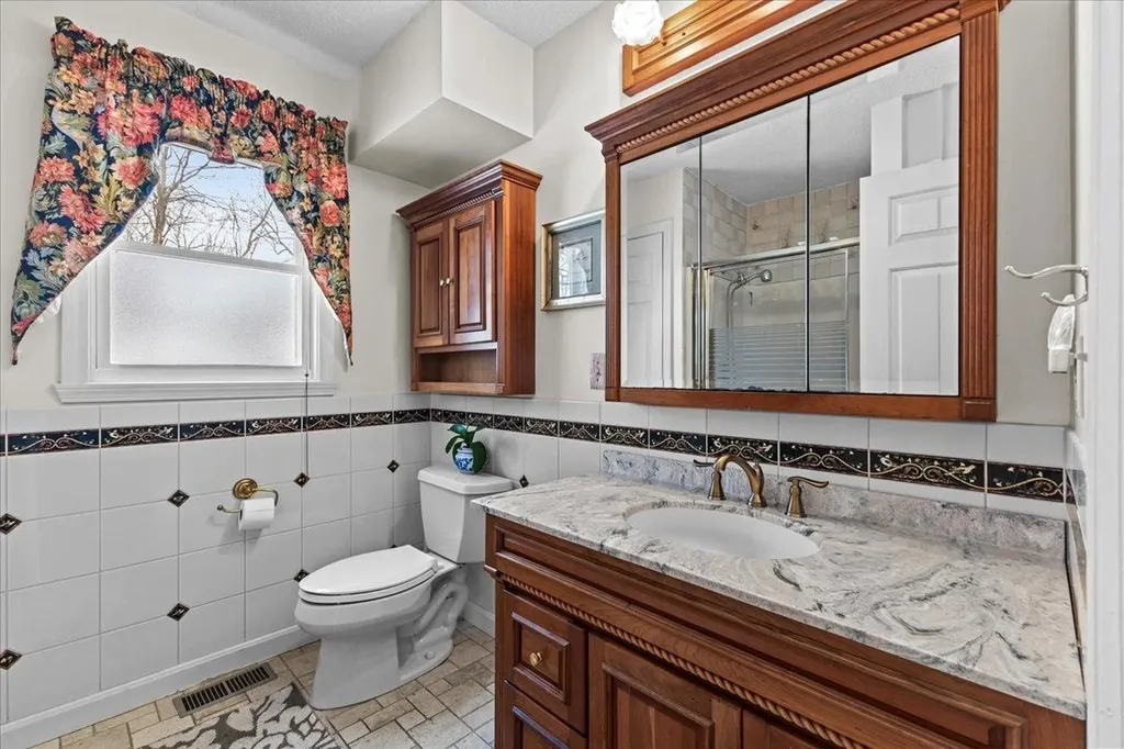 199 Oak Circle Colchester VT 05446