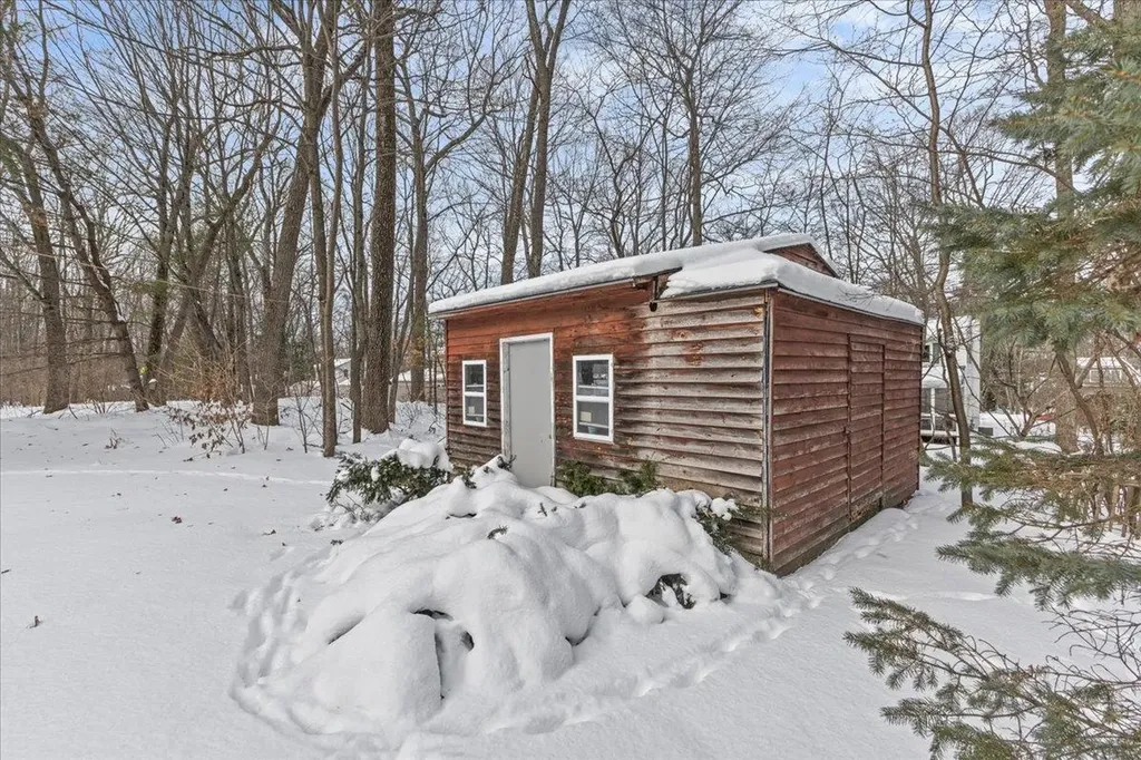 199 Oak Circle Colchester VT 05446