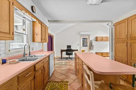 199 Oak Circle Colchester VT 05446