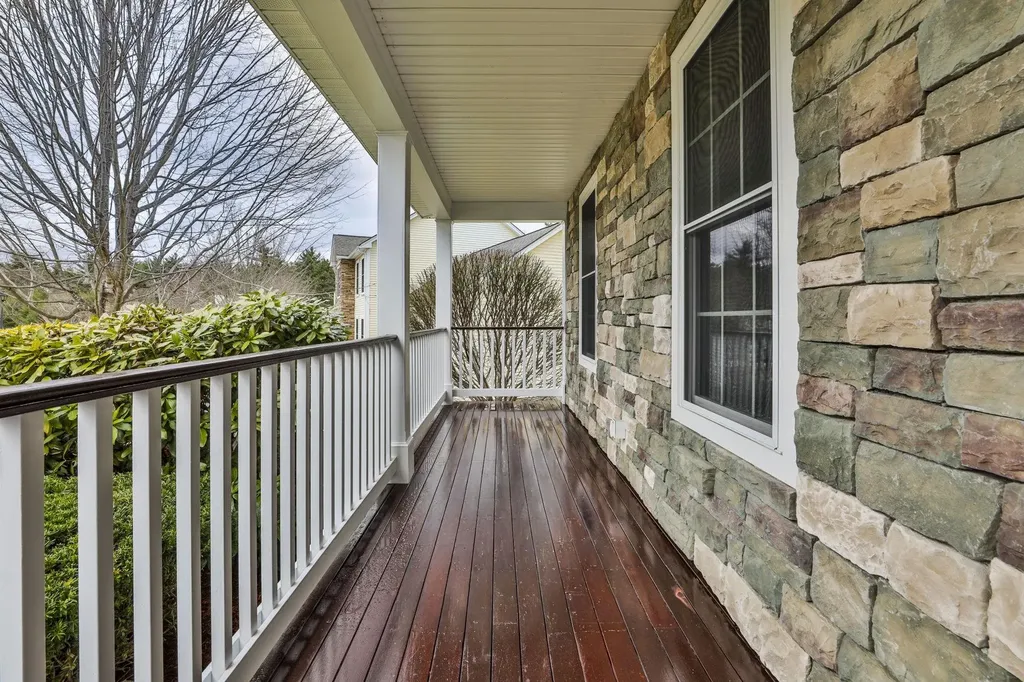 11 Tavernier Way Manchester NH 03109