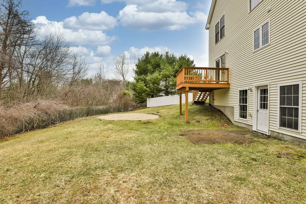 11 Tavernier Way Manchester NH 03109