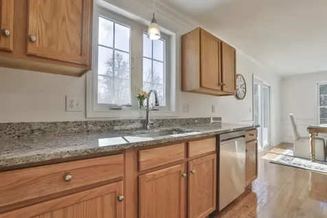 11 Tavernier Way Manchester NH 03109