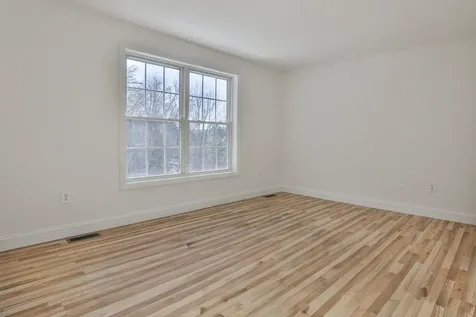 11 Tavernier Way Manchester NH 03109