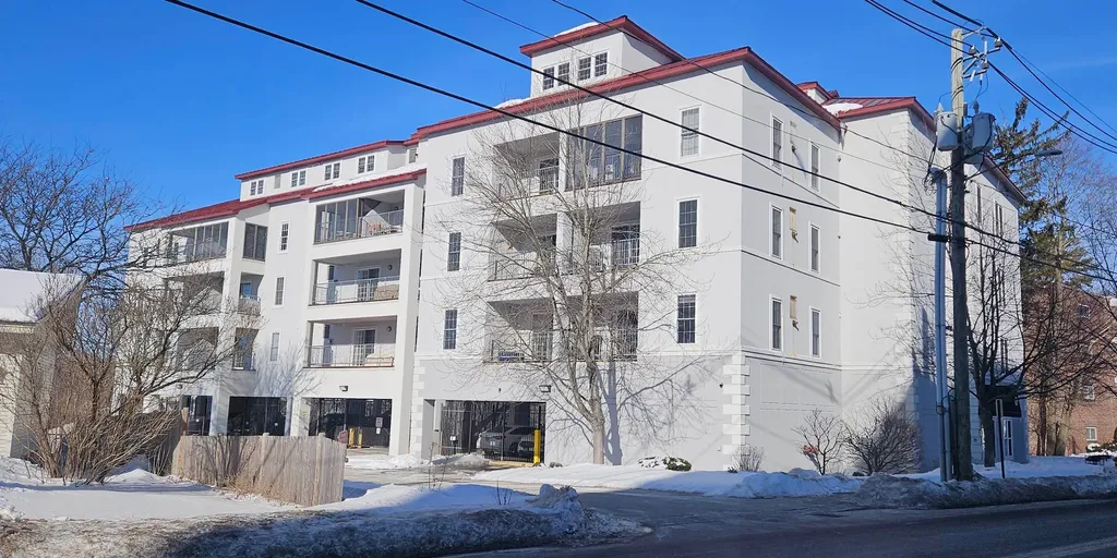 96 River Road Manchester NH 03104