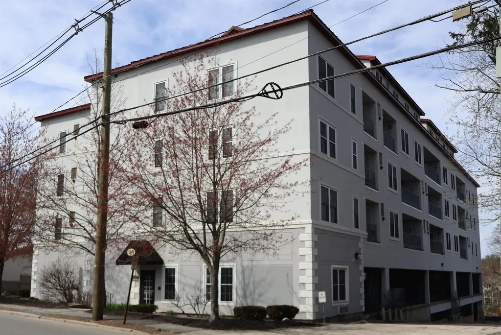 96 River Road Manchester NH 03104
