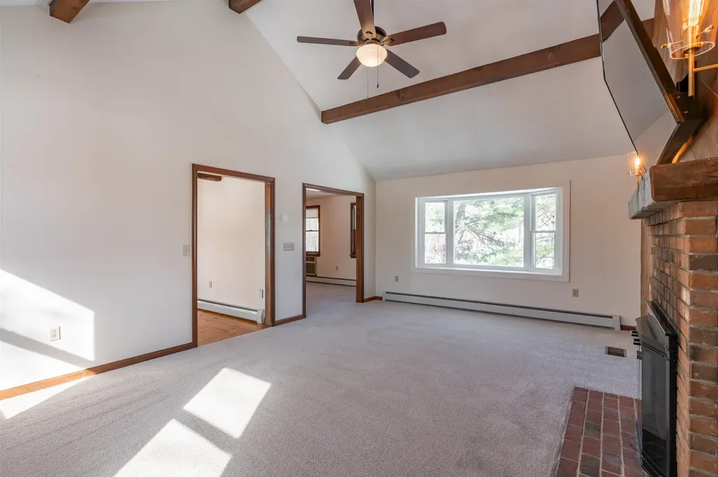 20 Debbie Drive Pelham NH 03076