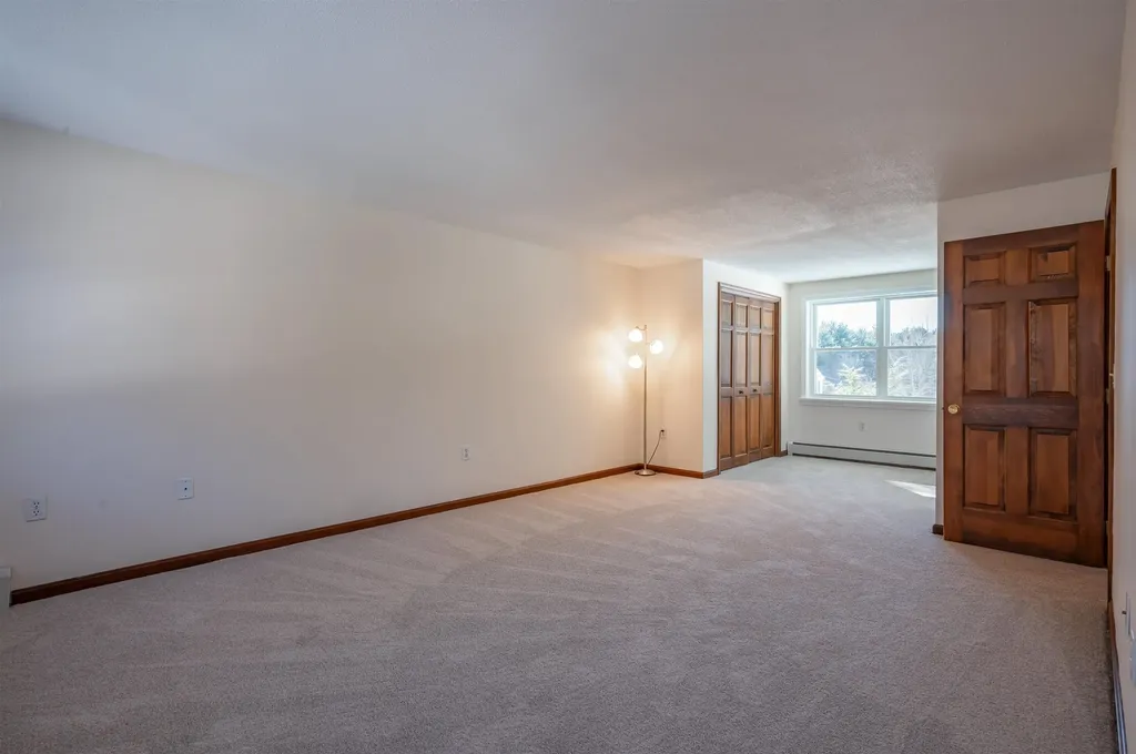 20 Debbie Drive Pelham NH 03076