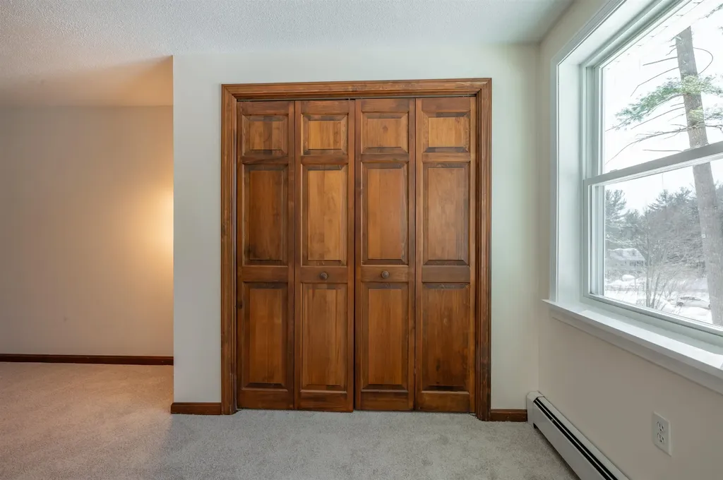 20 Debbie Drive Pelham NH 03076