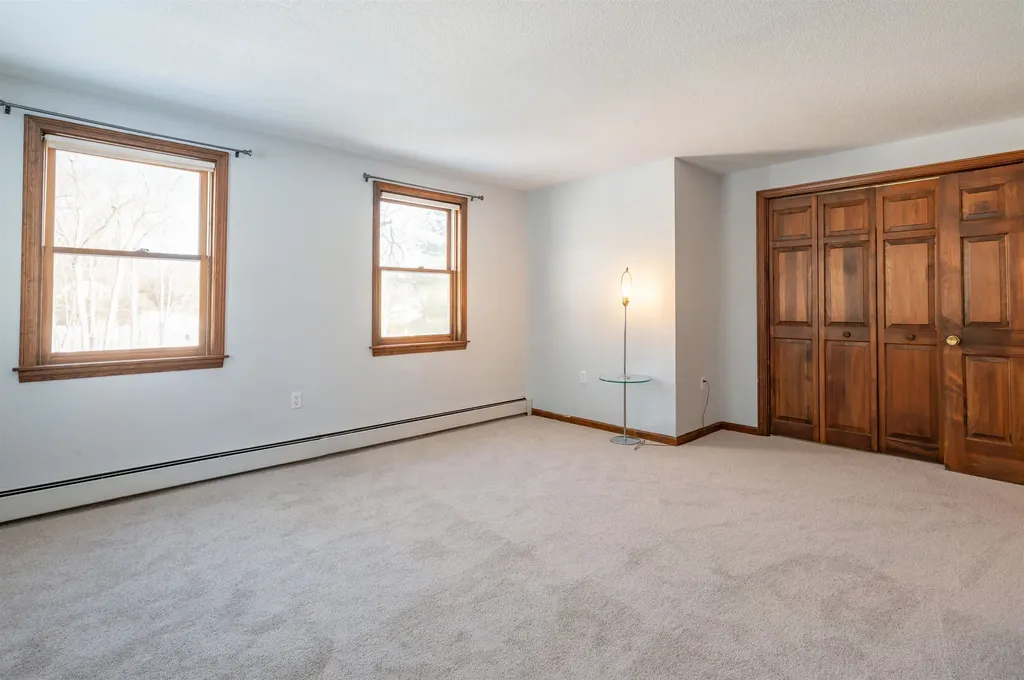 20 Debbie Drive Pelham NH 03076