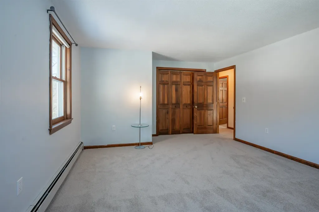 20 Debbie Drive Pelham NH 03076