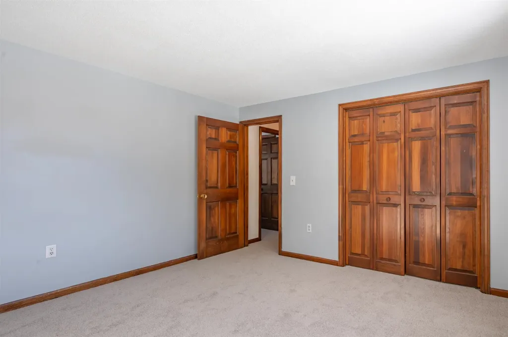 20 Debbie Drive Pelham NH 03076