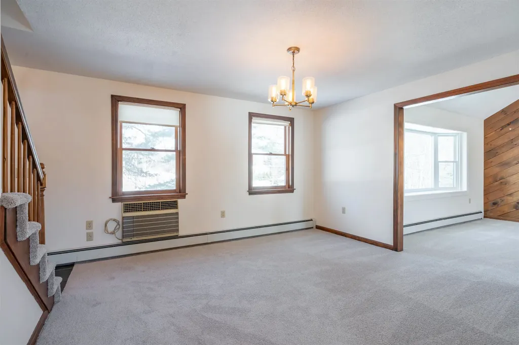 20 Debbie Drive Pelham NH 03076