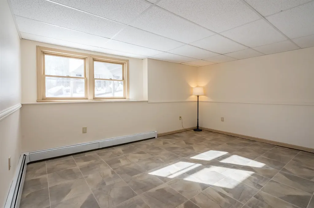 20 Debbie Drive Pelham NH 03076
