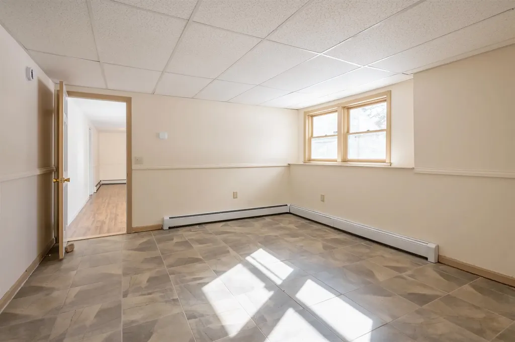 20 Debbie Drive Pelham NH 03076