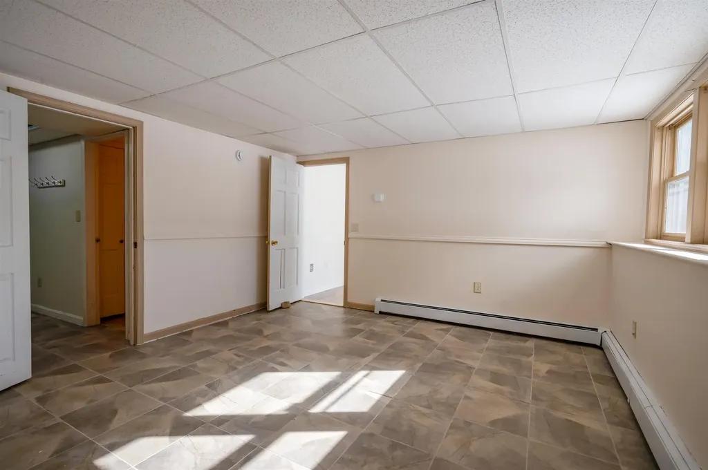 20 Debbie Drive Pelham NH 03076