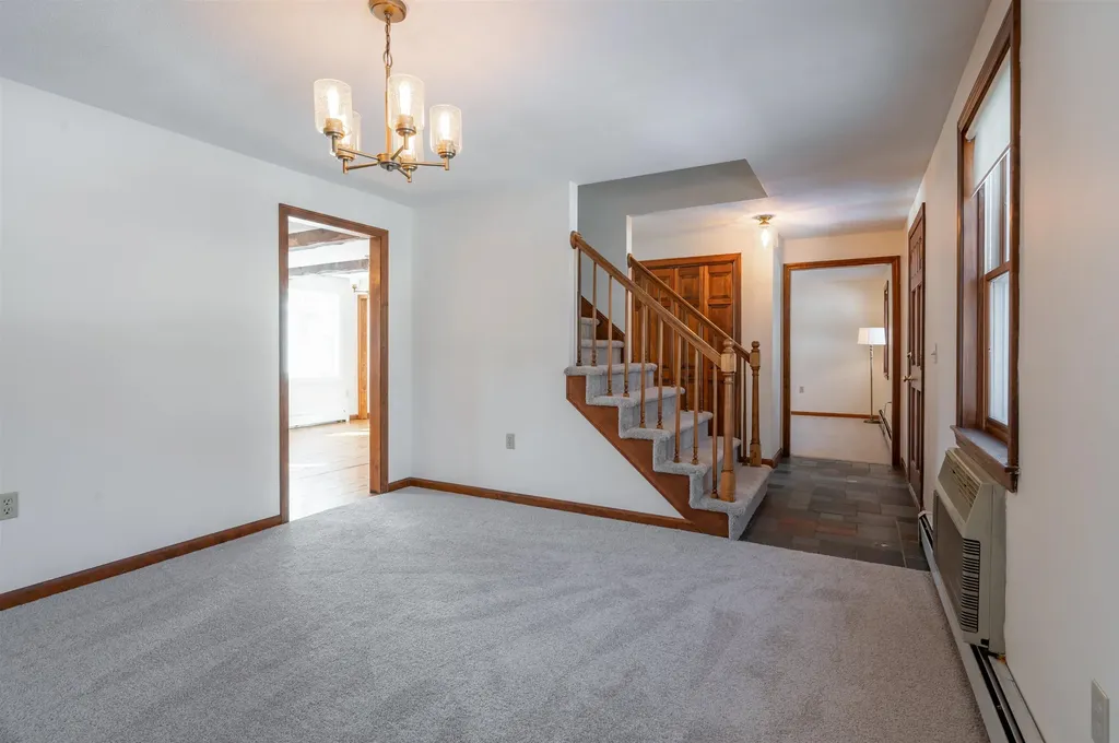 20 Debbie Drive Pelham NH 03076